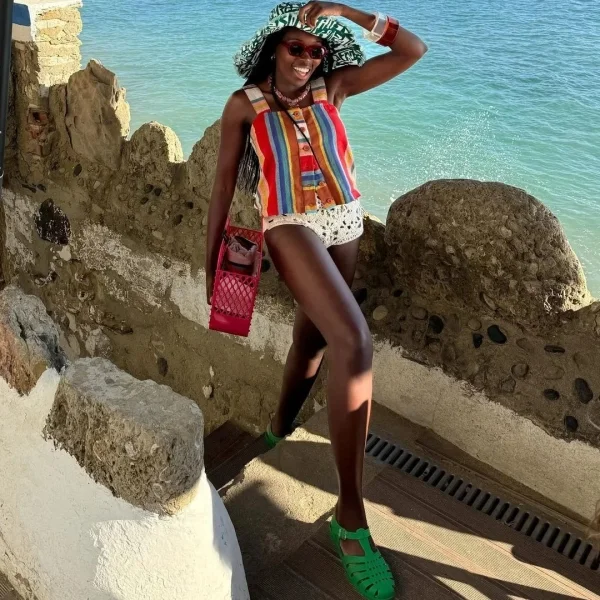 Modelos de sandália flat confortáveis e estilosos para apostar na primavera