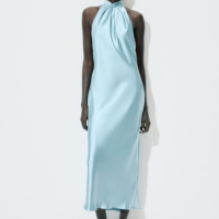 VESTIDO ACETINADO COM GOLA HALTER