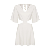 VESTIDO CURTO ABERTURA E AMARRAÇÃO COSTAS