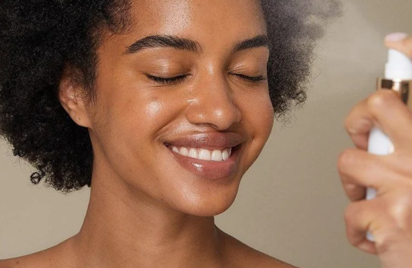 STEAL THE LOOK - BELEZA - Como usar água termal no rosto e quais os benefícios do produto?