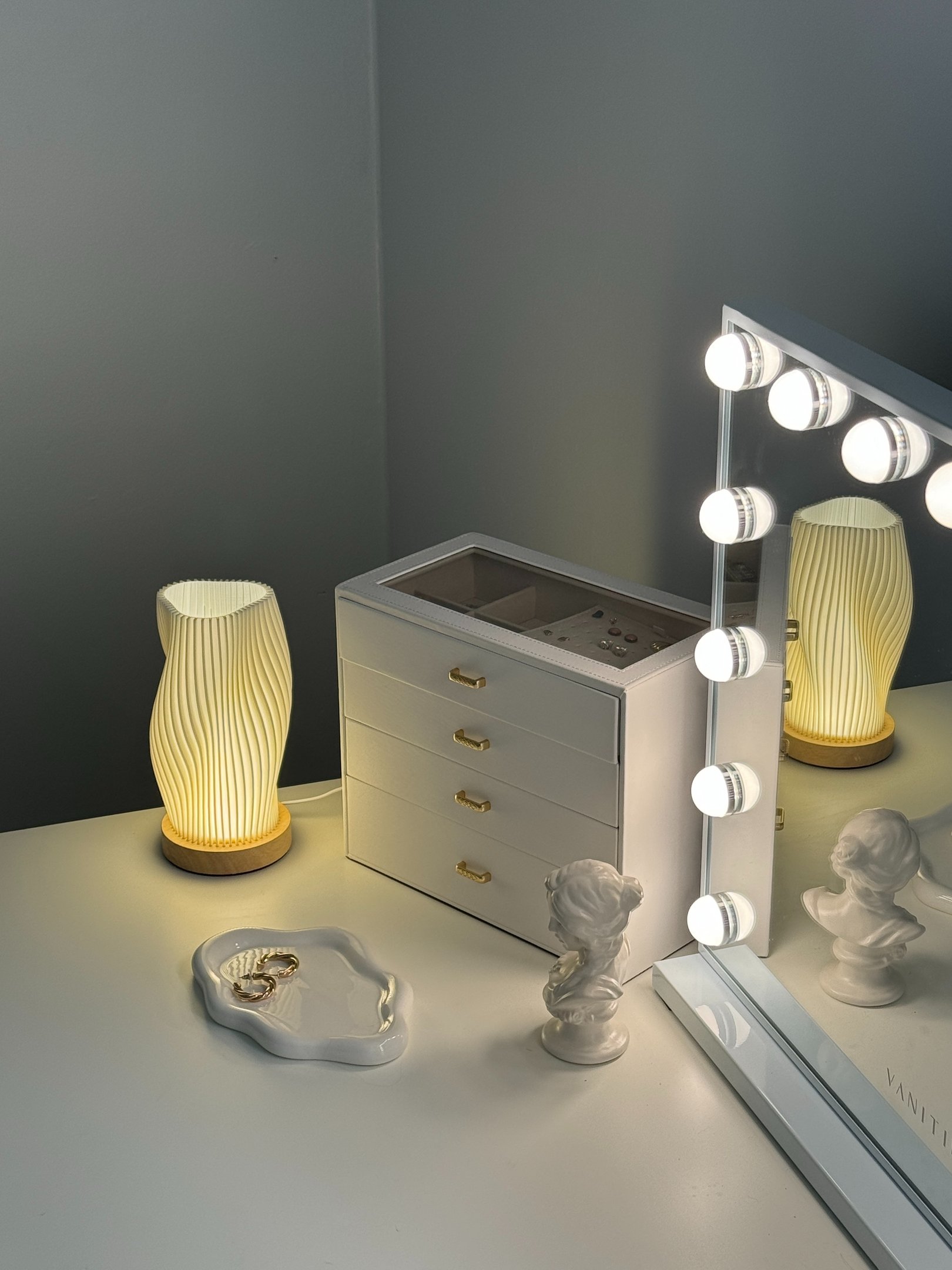 Penteadeira no quarto de adolescente