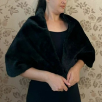 Estola de pele Sintética para festa e broche brinde