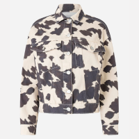 Jaqueta Trucker em Sarja Animal Print Vaca com Bolsos Bege