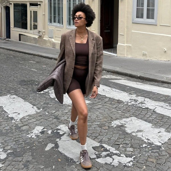 Short com tênis: 5 looks para fáceis para copiar quando não souber o que vestir