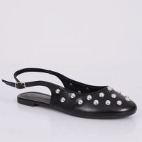 Sapatilha Feminina com Tachas Preta