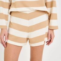 Short listrado sport listrado bege