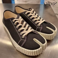 Tabi Canvas Shoes for Men Novelty Designer Style Round Split Toe Sneakers L