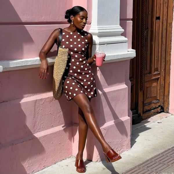 Como usar vestido feminino curto como uma fashionista em 2026