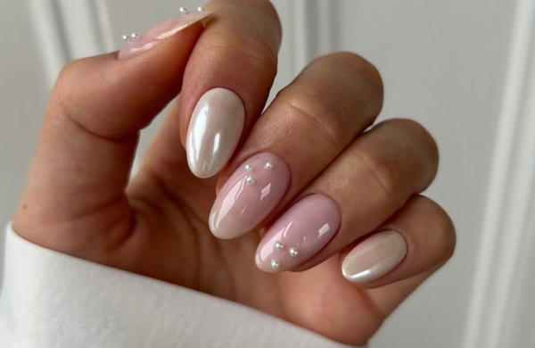 STEAL THE LOOK - UNHAS - Unhas do Ano Novo 2026: 8 inspirações do rosa ao branco perolado