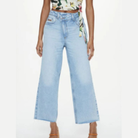 Calça Jeans Reta com Cós Deslocado