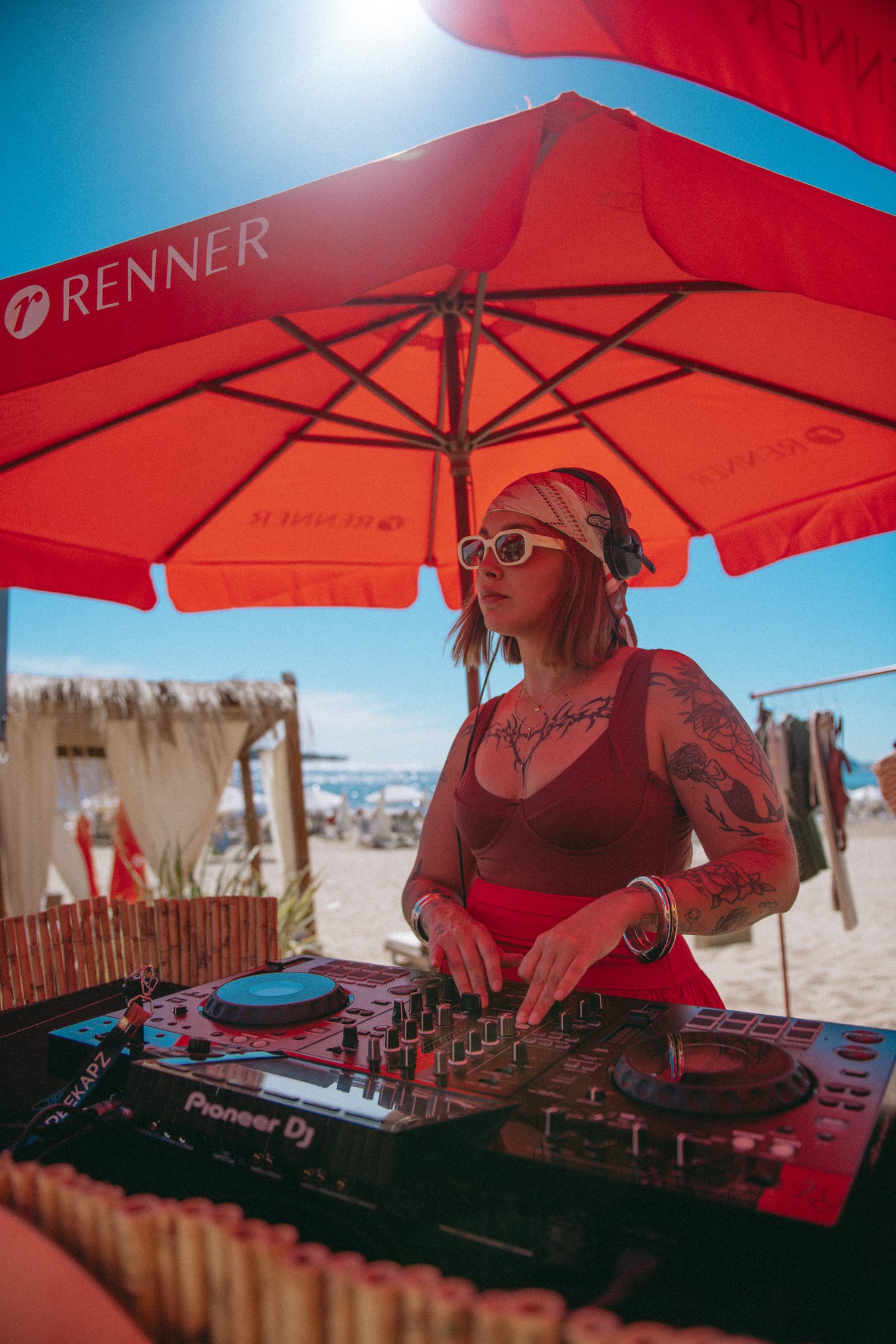 Como tirar seu look de festa na praia do óbvio