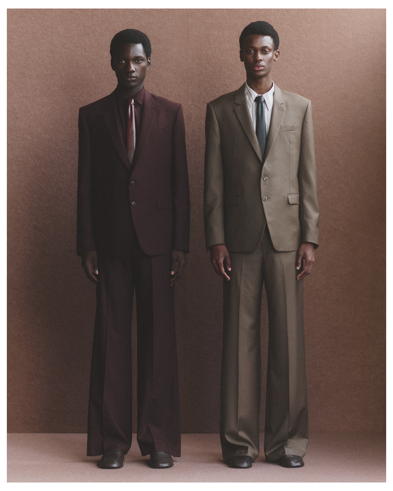 Sasha estreia gravatas de madeira da Mondepars em lançamento exclusivo.