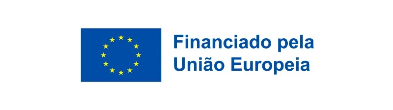 Bandeira da União Europeia com estrelas amarelas sobre fundo azul e texto azul ao lado, destacando apoio financeiro em