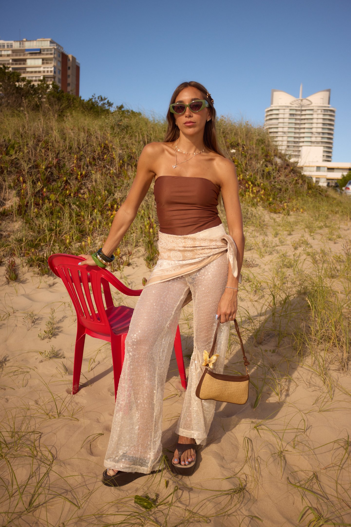 Como tirar seu look de festa na praia do óbvio