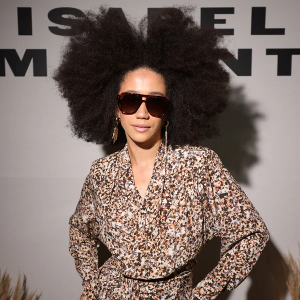 Isabel Marant lança coleção de óculos no Brasil em parceria com a Safilo