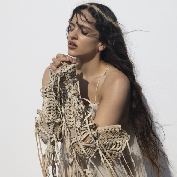 Como reproduzir o cabelo da Rosalía? Nós perguntamos para um profissional