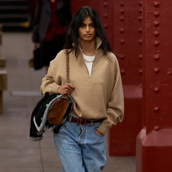 6 truques de styling para roubar do desfile da Chanel Métiers d’art 2026