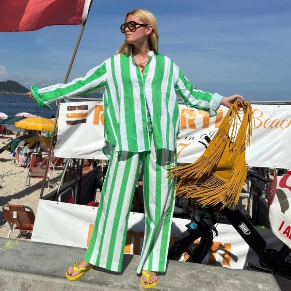 Qual cor de chinelo usar no fim do ano? Reunimos 6 opções estilosas!