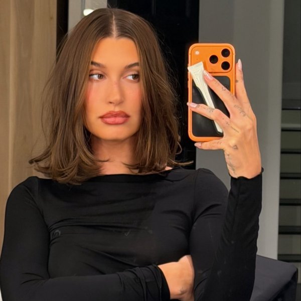 Descobrimos o segredo do novo corte de cabelo da Hailey Bieber