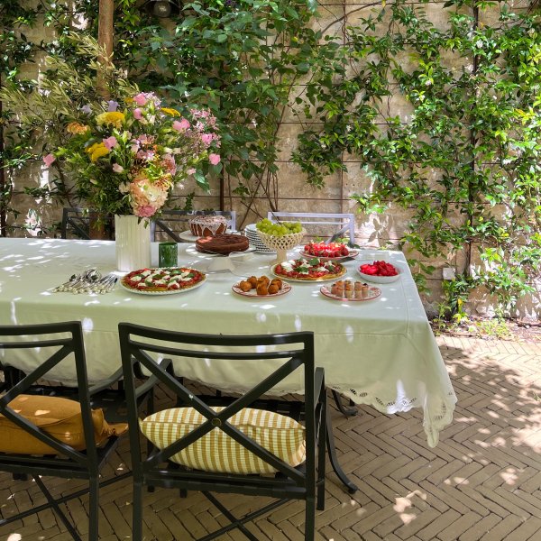 Como deixar sua área externa mais acolhedora e pronta para o verão