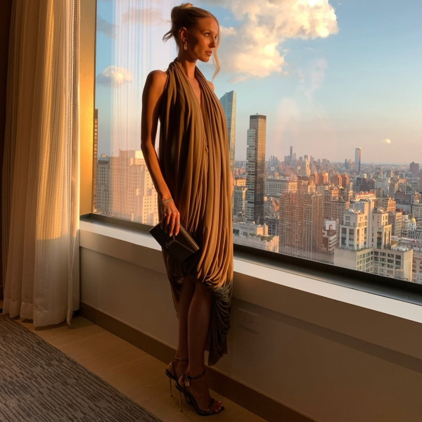 Looks bonitos com vestidos para usar em jantares no fim do ano