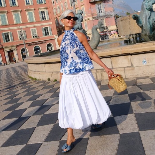 Não vai usar branco no Ano Novo? Então aposte nesses looks com azul!