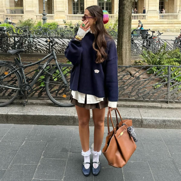 Sapatilha com meia é tendência e te ensinamos a como usar