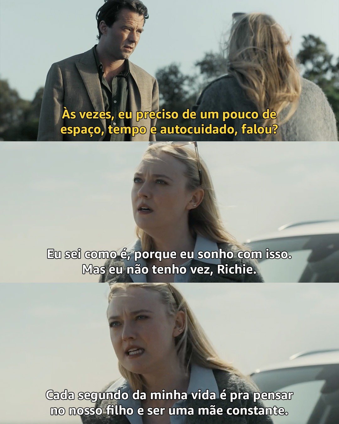 Cena da série All Her Fault mostra homem de blazer bege e camisa preta conversando com mulher loira de casaco cinza