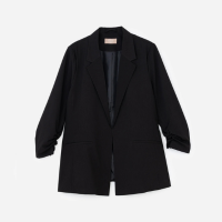 Blazer Alongado em Crepe Manga Puxadinha Curve & Plus Size Preto