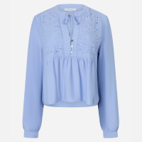 Blusa Bata em Laise com Gola Padre e Bordado Floral Azul