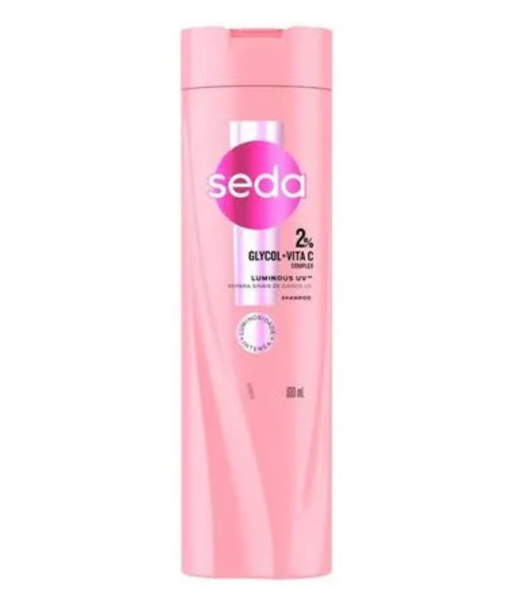 Shampoo Seda rosa com design moderno e rótulo metálico, ideal entre shampoos de farmácia para cabelos luminosos e protegidos;