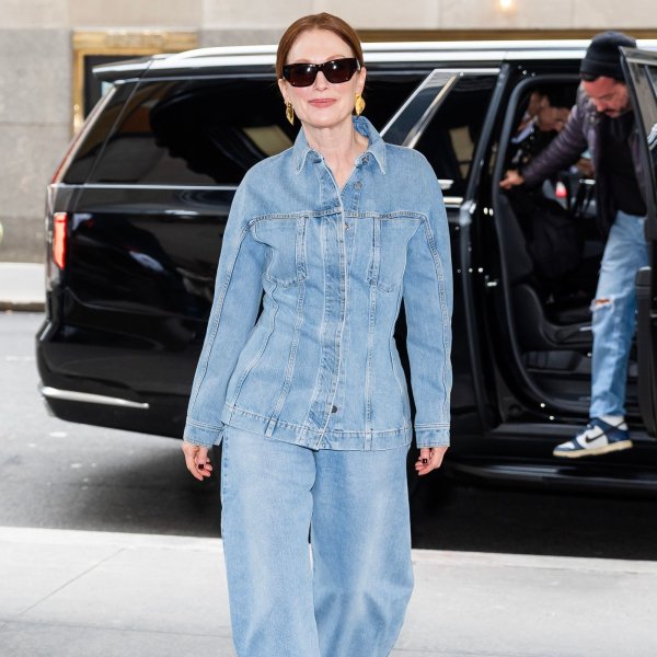 Goste ou não, você verá a calça barrel em todos os lugares em 2026!