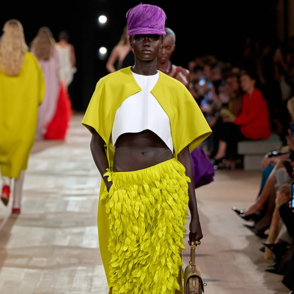 A era do maximalismo na moda está de volta?