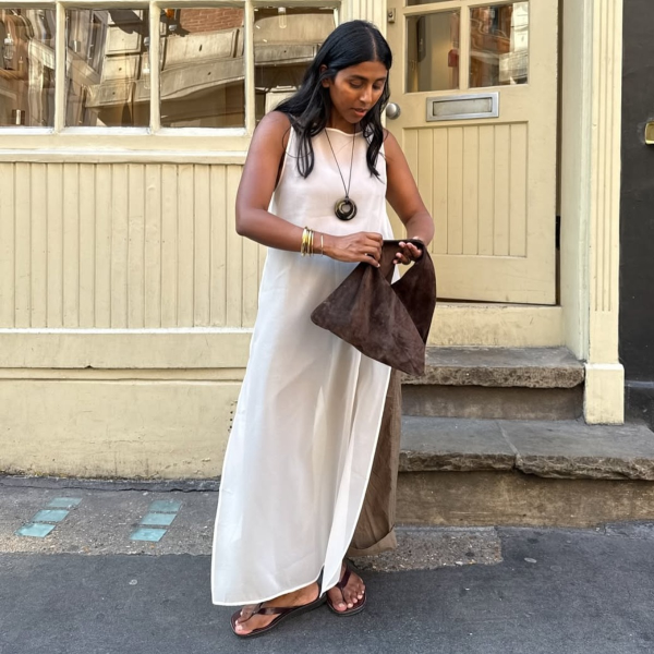 O vestido longo reto é o favorito do momento? Achamos que sim