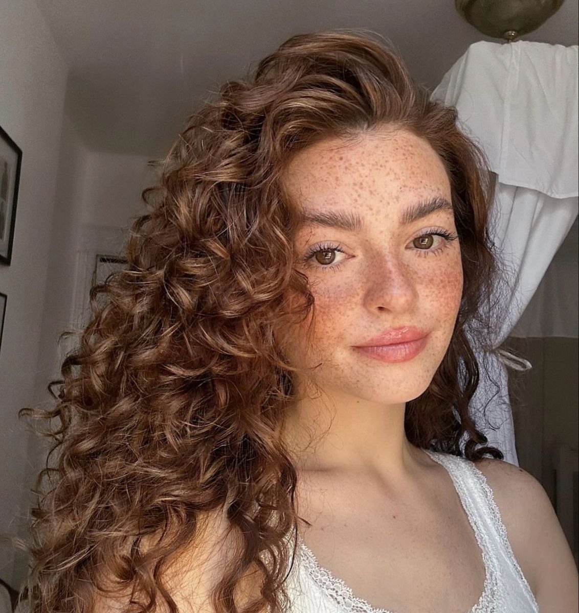 cabelo marrom avelã