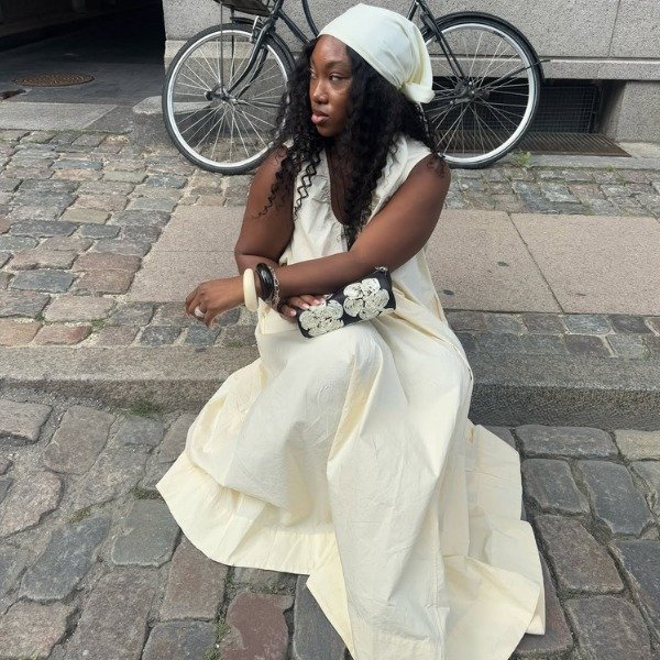 Esse é o vestido regata perfeito pra montar looks frescos e estilosos