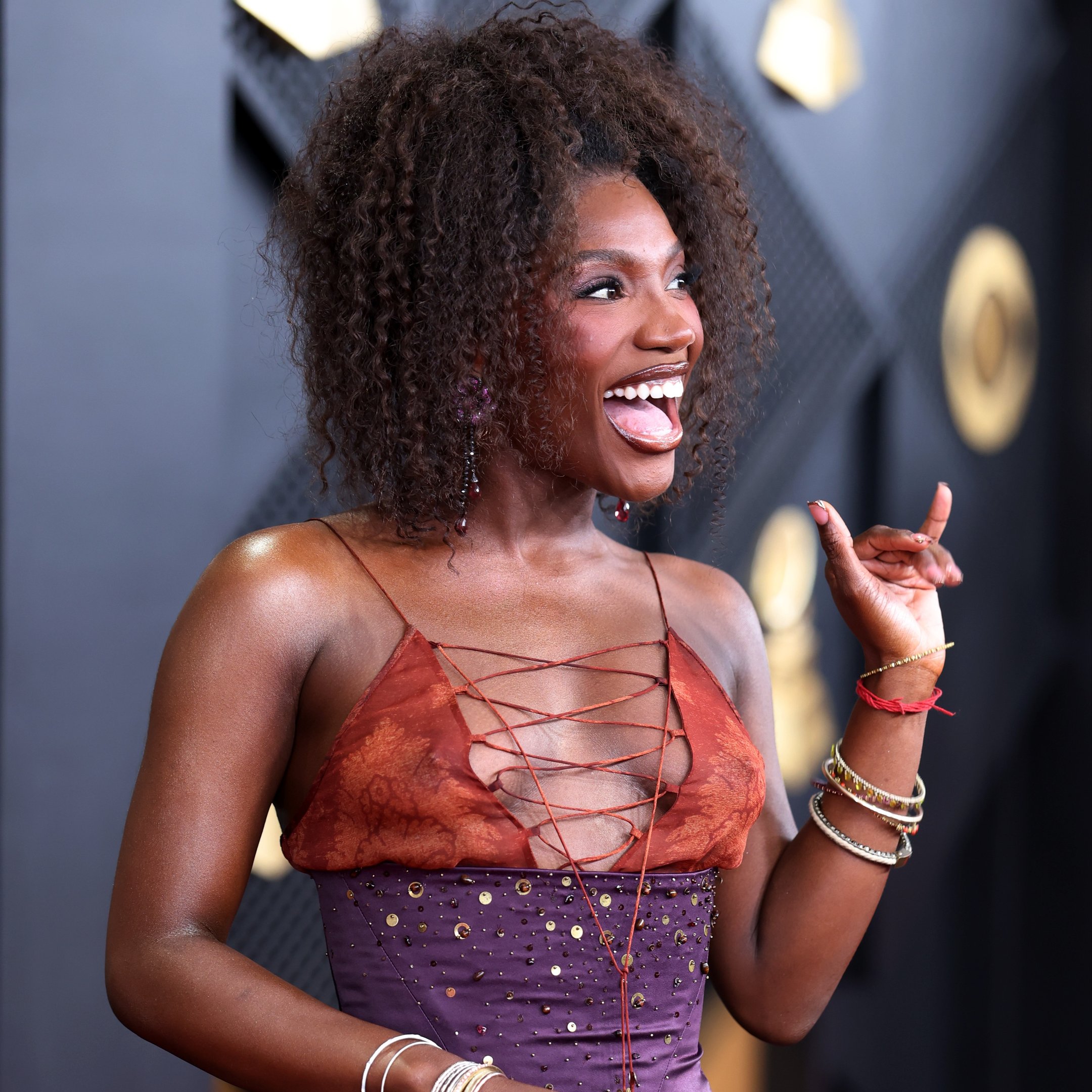 Grammy 2026: Todas as tendências de moda e beleza que vimos no red carpet