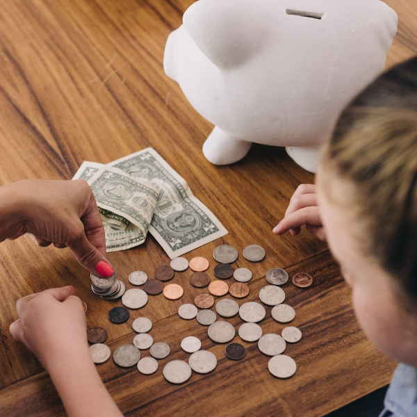 Crianças endividadas: o que está por trás do uso indevido de CPF no Brasil