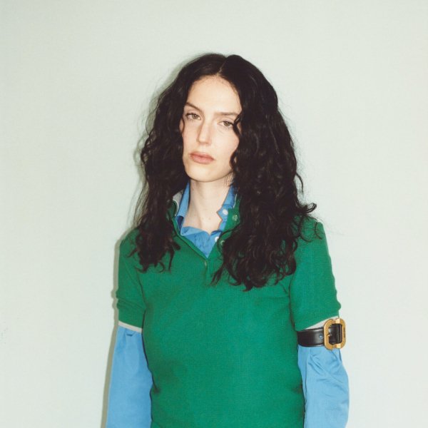 Mesmo fora do Oscar, Eva Victor é uma grande promessa do cinema contemporâneo