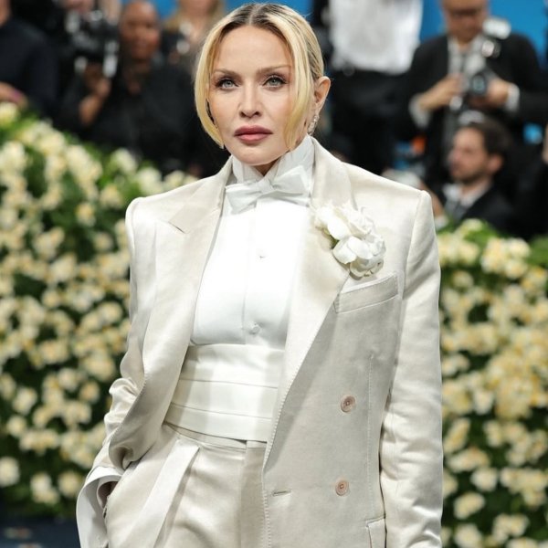 Brasileira assina joia de diamantes para Madonna