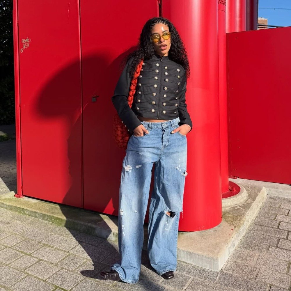 Como usar calça baggy em 2026: sim, seu jeans favorito segue em alta