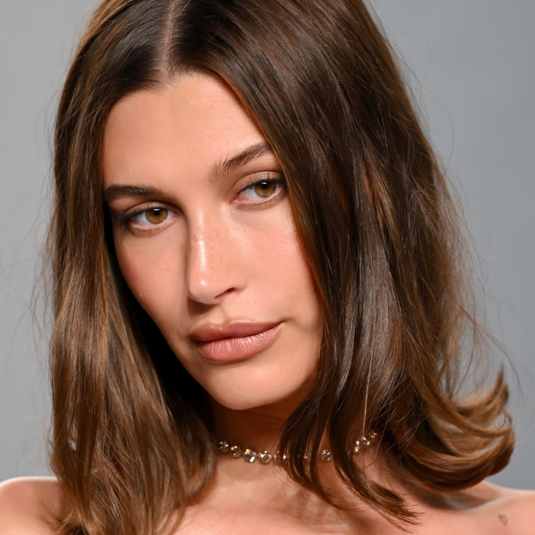 A cor de cabelo marrom Teddy Bear é uma das maiores apostas para 2026