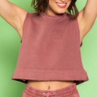 BLUSA SEM MANGA BARRA APLICADA MOLETOM