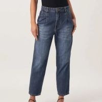 Calça Jeans Color Mom Cintura Alta e Pregas - Azul Escuro
