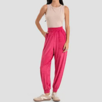Calça Feminina Jogger Veludo Cotelê Dianna Vermelho