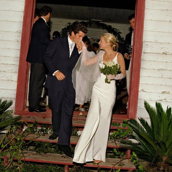‘Love Story’: a história por trás do vestido de casamento de Carolyn Bessette
