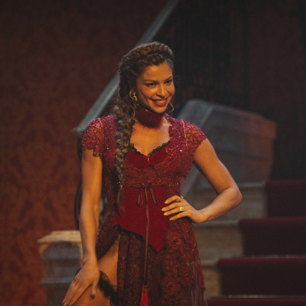 Como o figurino de Dona Beja traduz o empoderamento feminino no século XIX