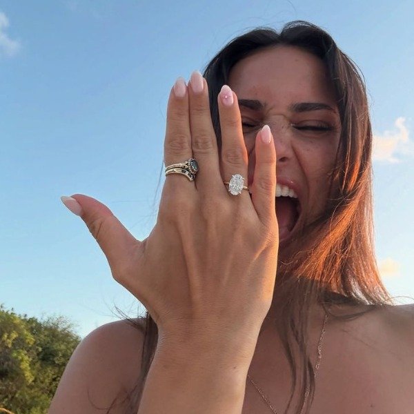 O anel de noivado oval é o mais desejado entre as apaixonadas