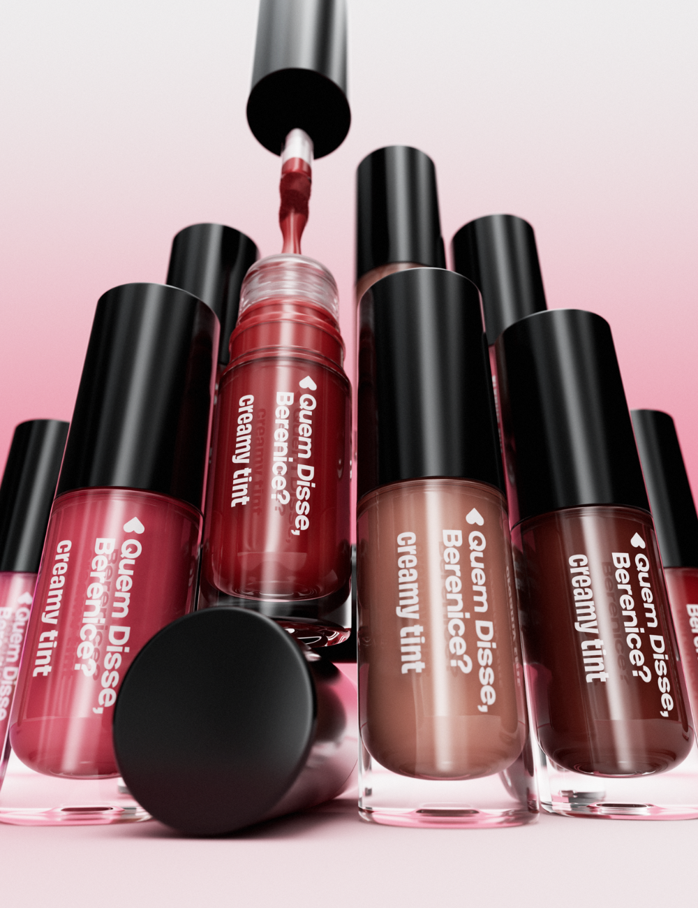 Creamy tint em frascos de vidro com tampa preta, tons rosados e terrosos em close elegante.