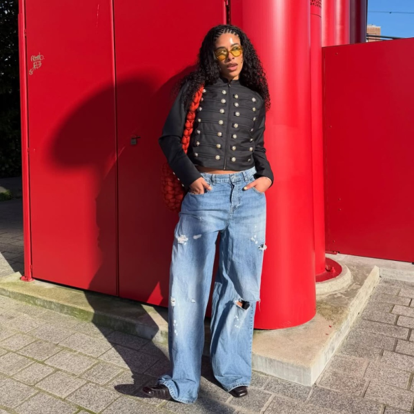 Como usar calça baggy em 2026: sim, seu jeans favorito segue em alta